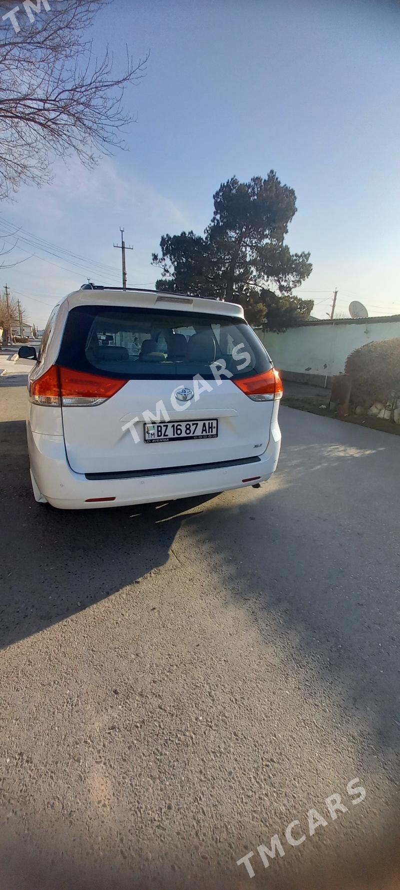 Toyota Sienna 2012 - 270 000 TMT - Ашхабад - img 8