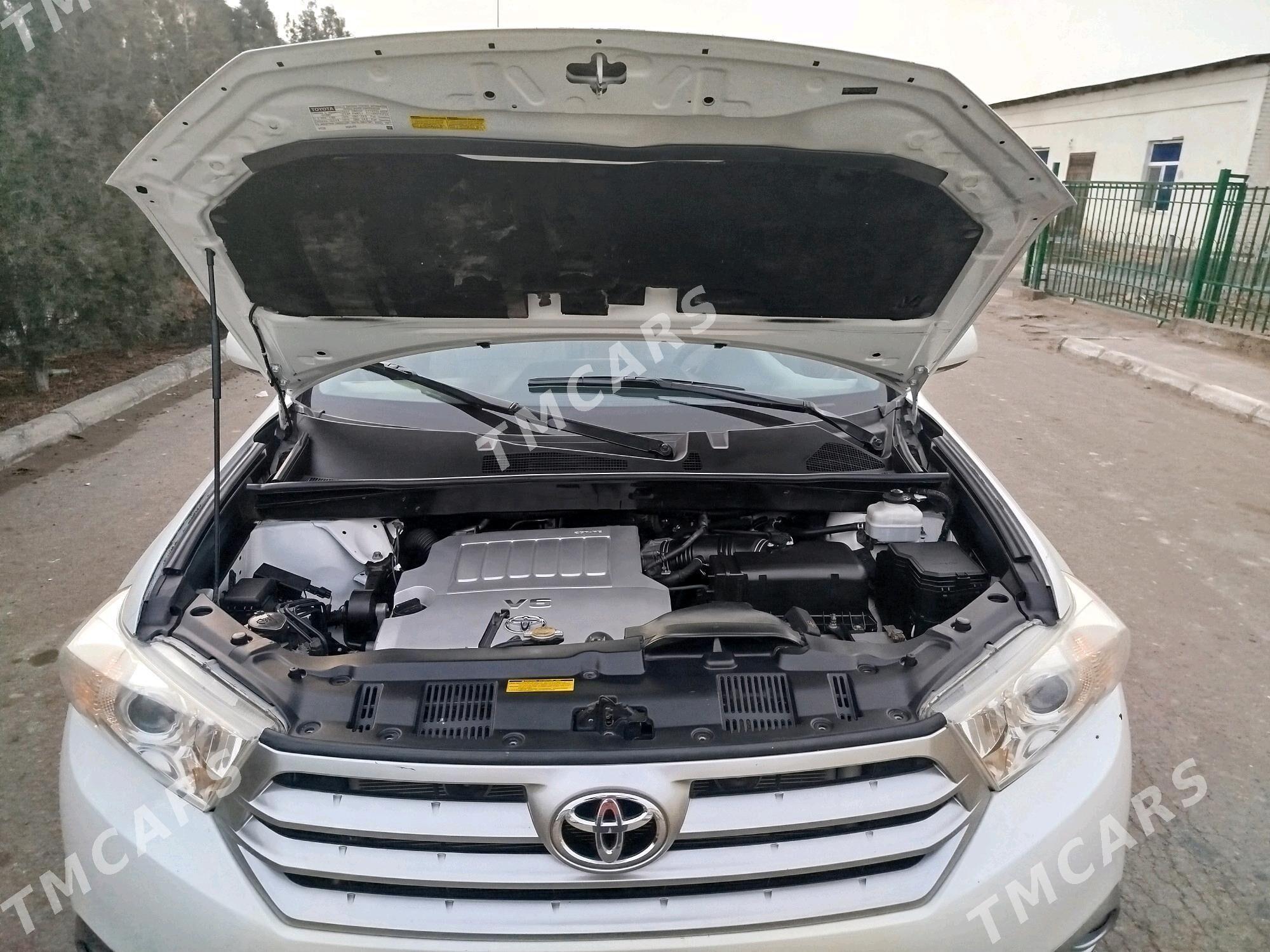 Toyota Highlander 2012 - 360 000 TMT - Daşoguz - img 4