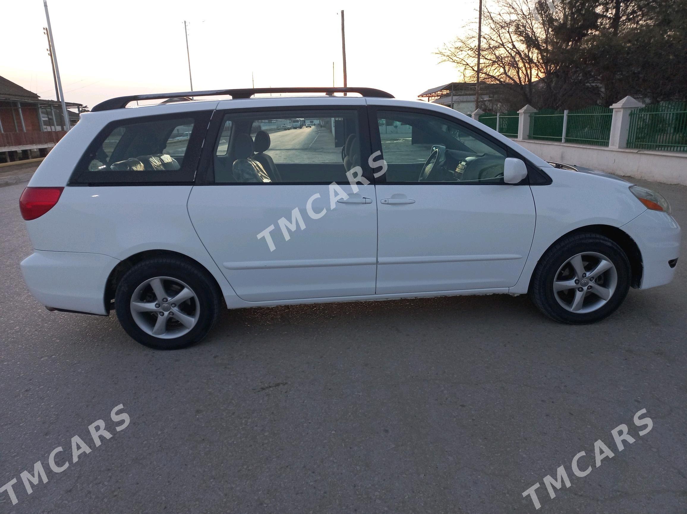 Toyota Sienna 2007 - 180 000 TMT - Эсенгулы - img 4