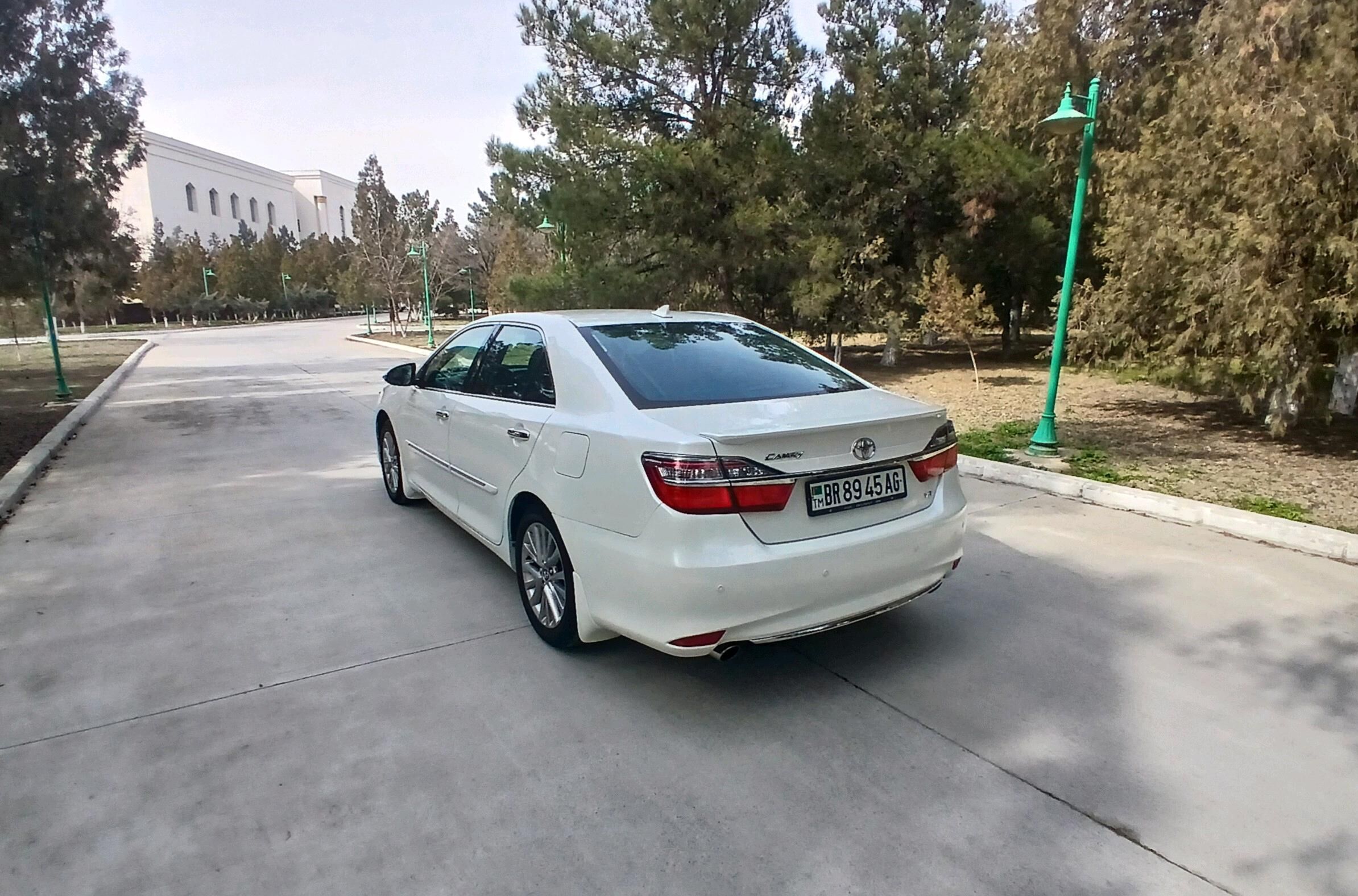 Toyota Camry 2017 - 550 000 TMT - Бузмеин - img 4