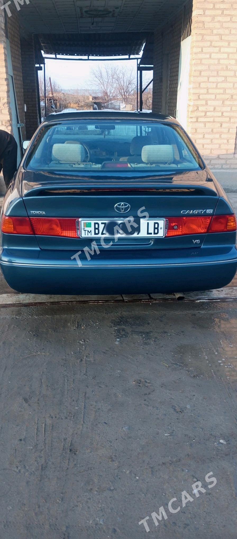 Toyota Camry 2001 - 138 000 TMT - Çärjew - img 10