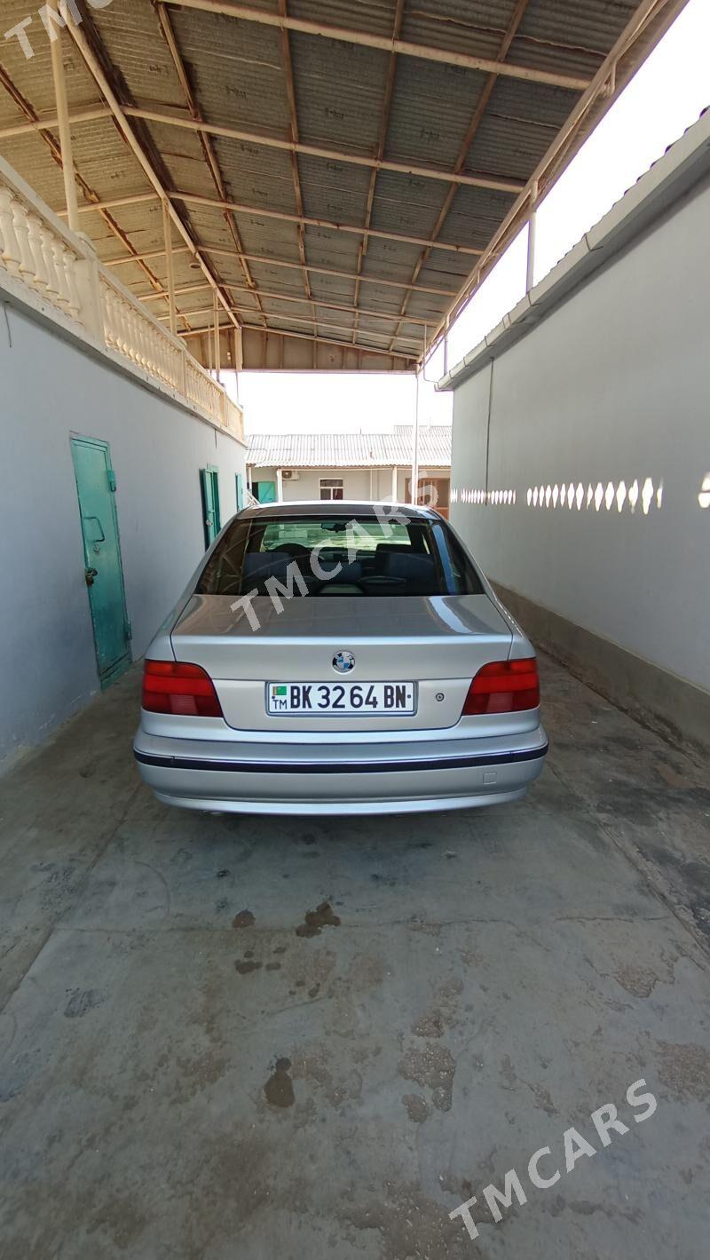 BMW E39 1999 - 80 000 TMT - Гумдаг - img 4