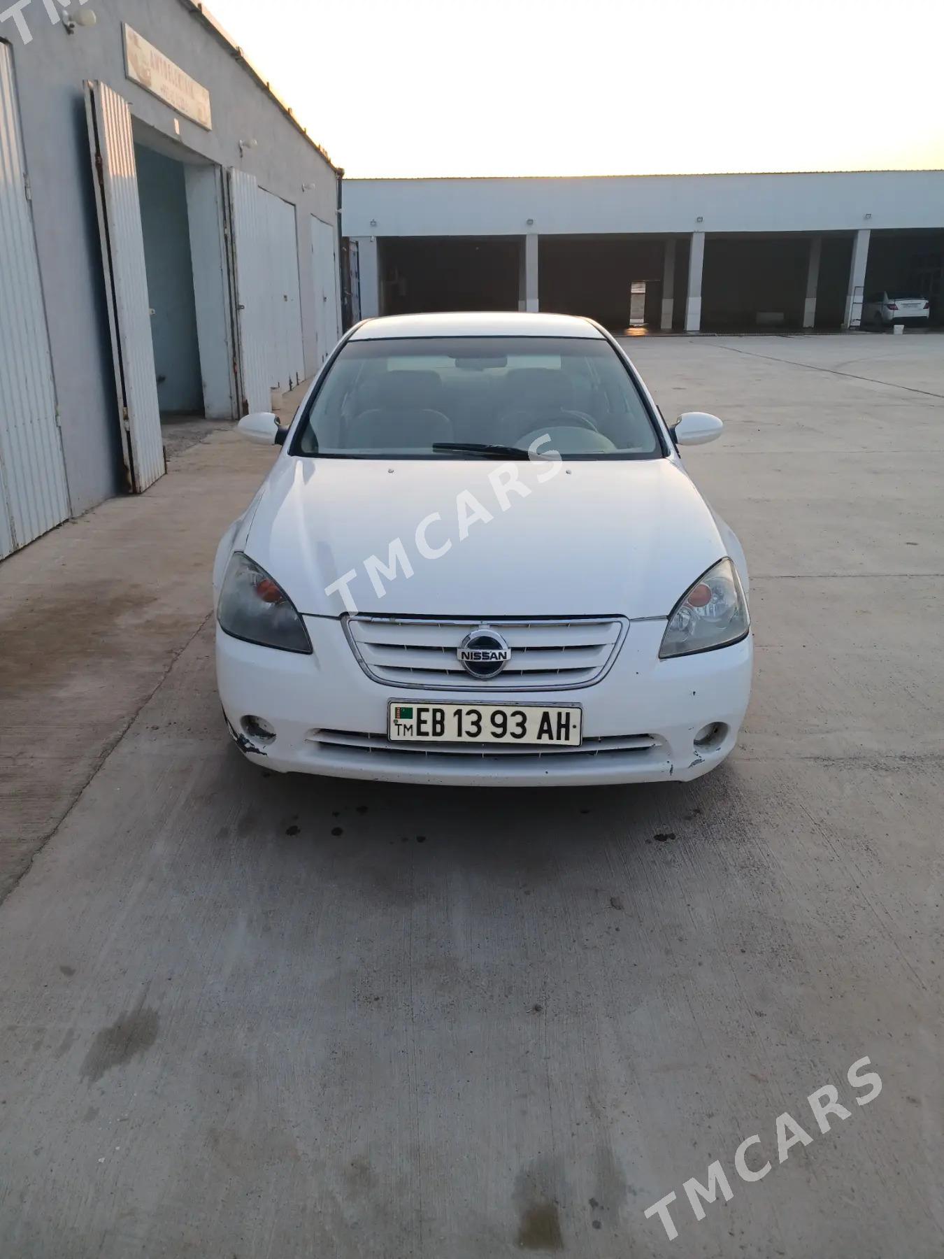 Nissan Altima 2002 - 55 000 TMT - Теджен - img 4