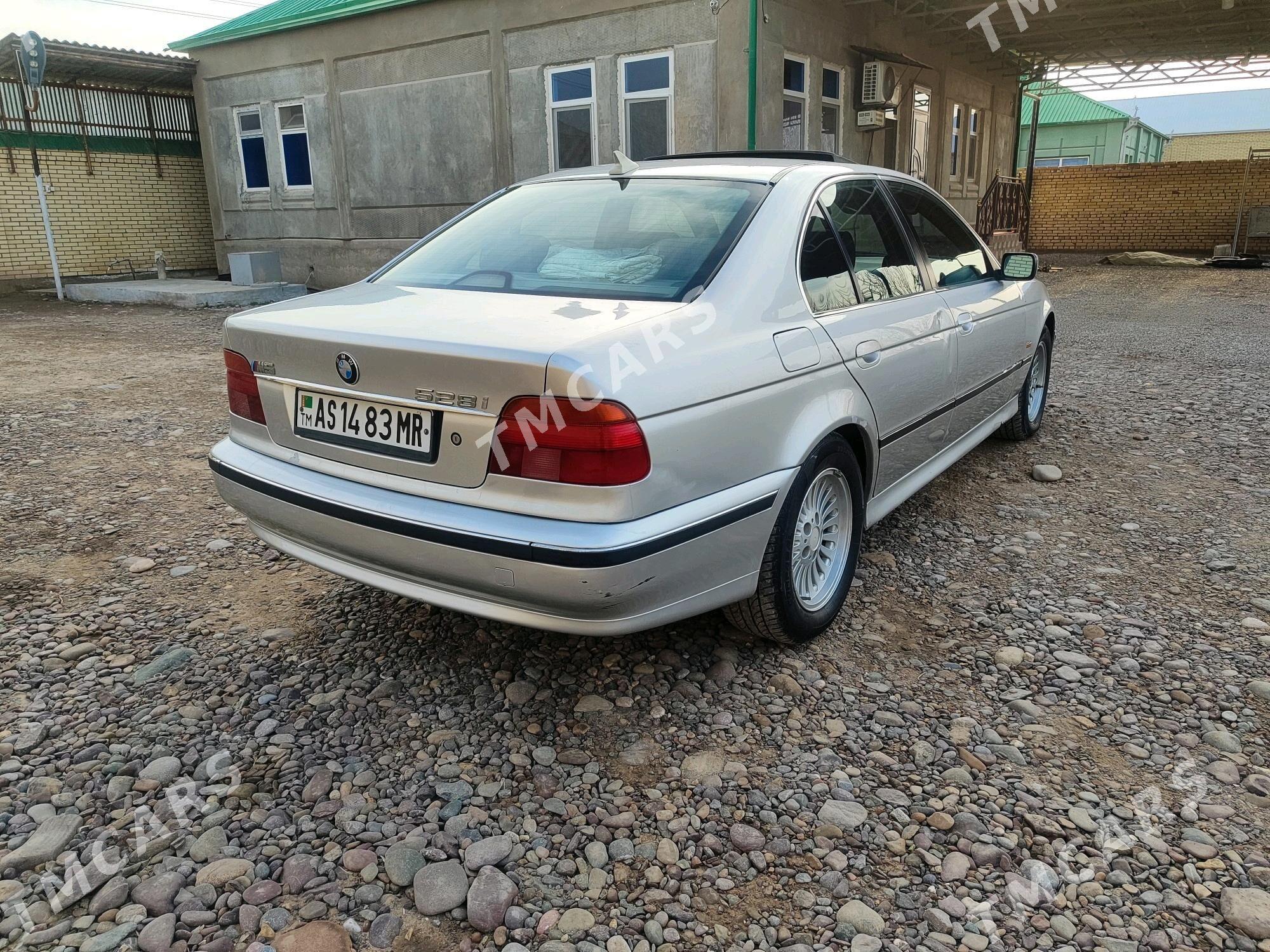 BMW 528 1998 - 65 000 TMT - Mary - img 5