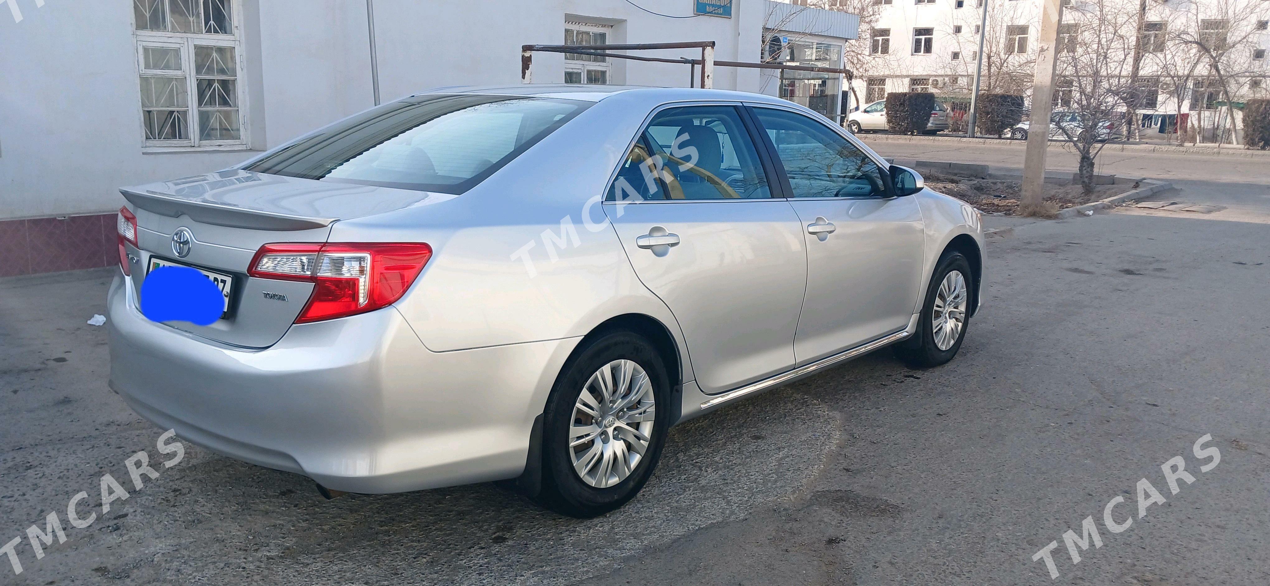 Toyota Camry 2012 - 180 000 TMT - Дашогуз - img 3