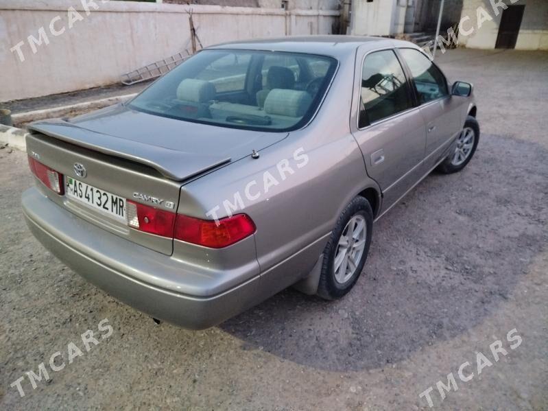 Toyota Camry 2001 - 140 000 TMT - Ёлётен - img 2