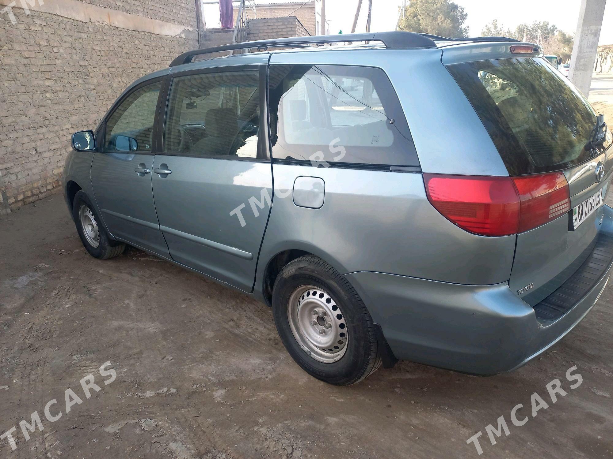 Toyota Sienna 2005 - 150 000 TMT - Saýat - img 3