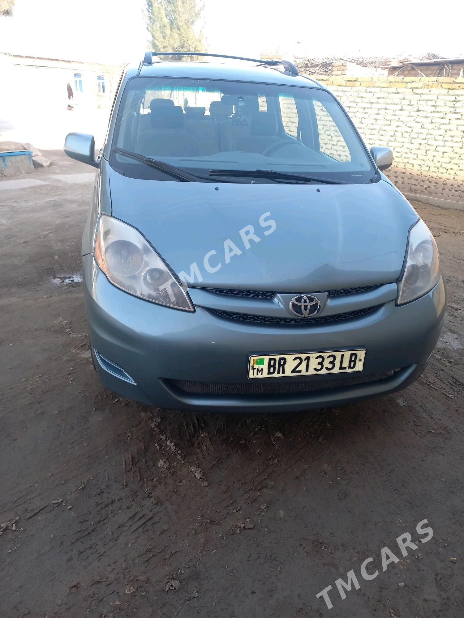 Toyota Sienna 2005 - 150 000 TMT - Saýat - img 6