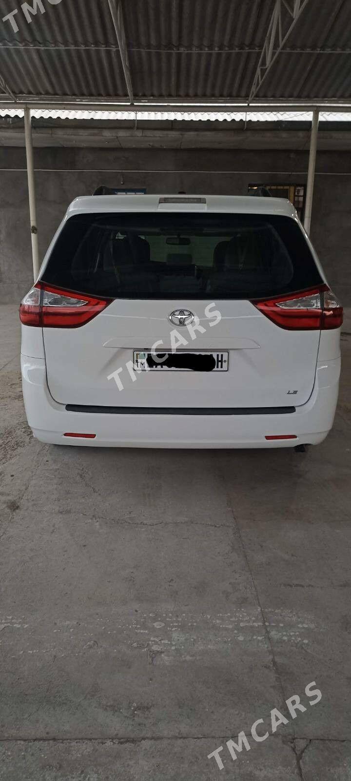 Toyota Sienna 2015 - 345 000 TMT - Aşgabat - img 3