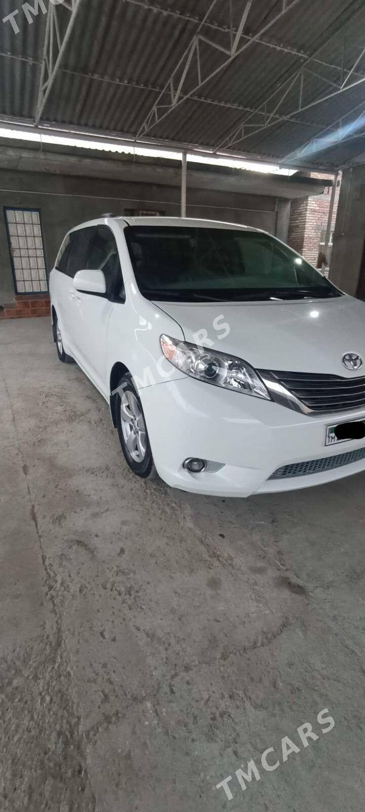 Toyota Sienna 2015 - 345 000 TMT - Aşgabat - img 5