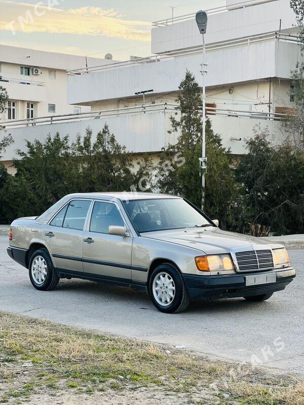 Mercedes-Benz E300 1988 - 66 000 TMT - Aşgabat - img 3