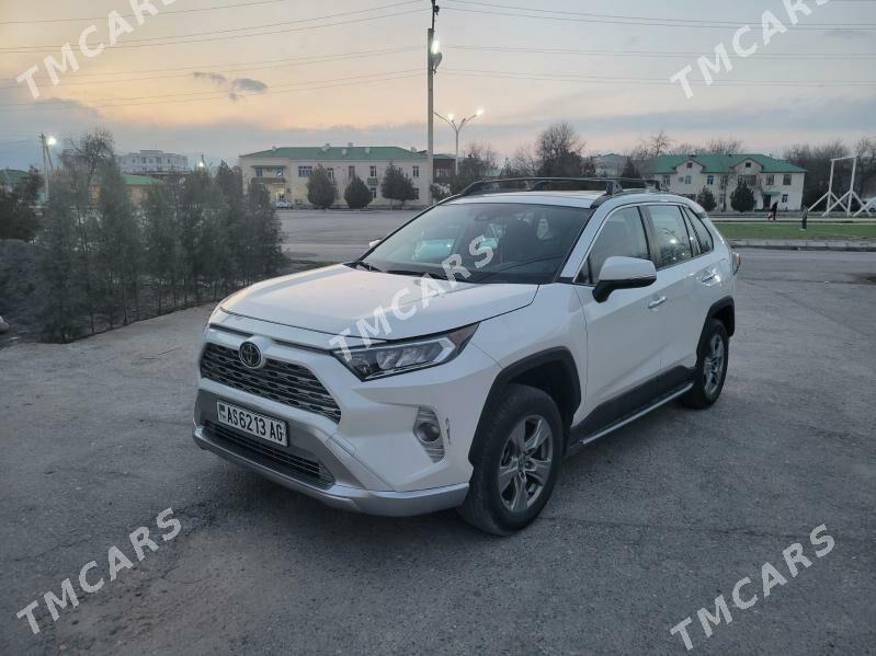 Toyota RAV4 2022 - 340 000 TMT - 2 мкр - img 3