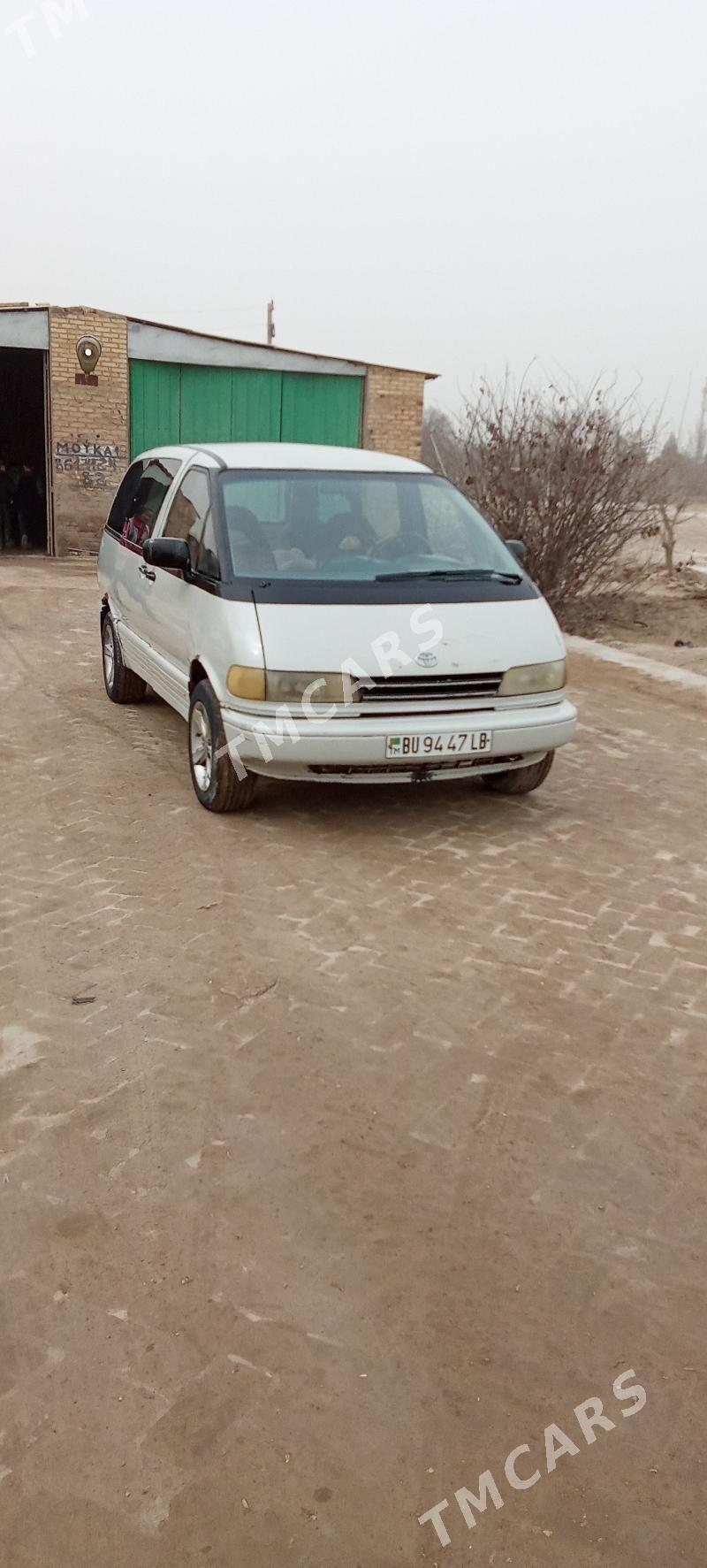 Toyota Previa 1991 - 39 000 TMT - Халач - img 2