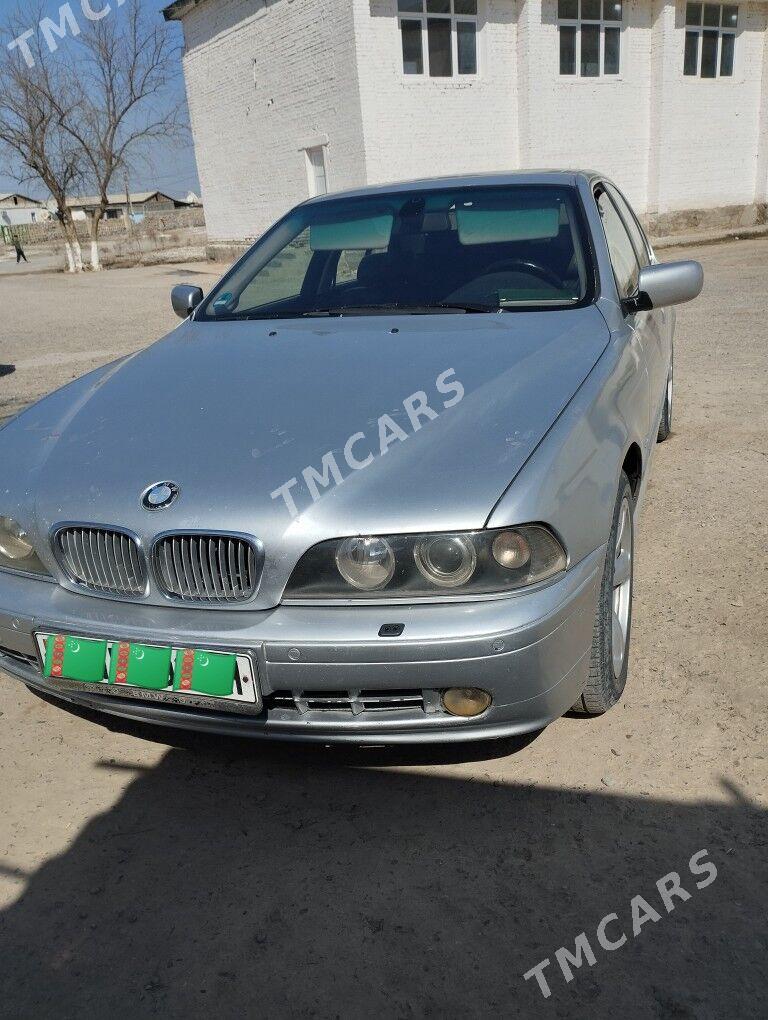 BMW 530 2000 - 70 000 TMT - Яшлык - img 6