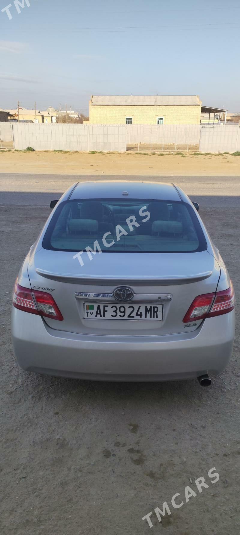 Toyota Camry 2011 - 165 000 TMT - Мары - img 2