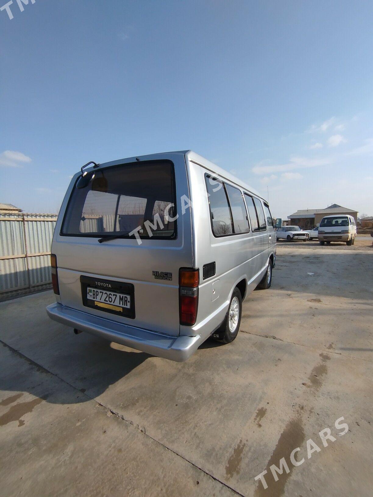 Toyota Hiace 1989 - 47 000 TMT - Mary - img 4