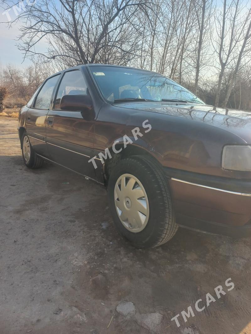 Opel Vectra 1992 - 35 000 TMT - Гурбансолтан Едже - img 2