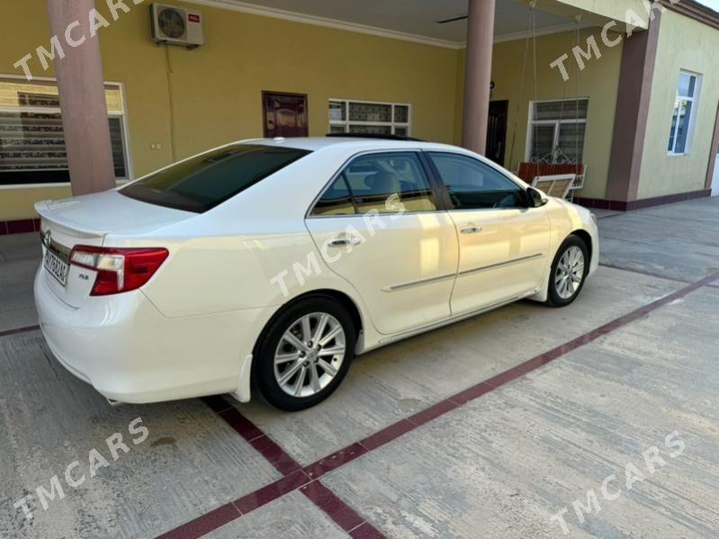 Toyota Camry 2014 - 250 000 TMT - Büzmeýin - img 2