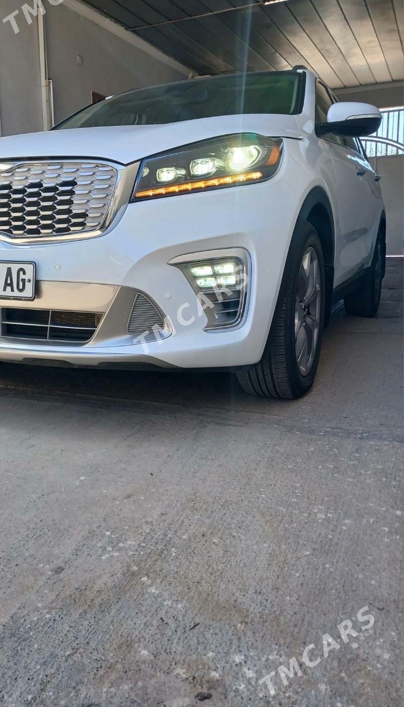 Kia Sorento 2018 - 330 000 TMT - Бедев - img 9