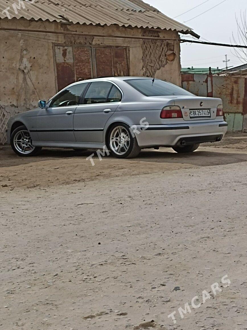 BMW E39 1998 - 100 000 TMT - Türkmenabat - img 2