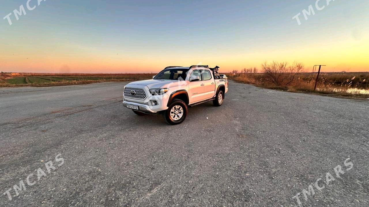 Toyota Tacoma 2019 - 460 000 TMT - Туркменабат - img 2