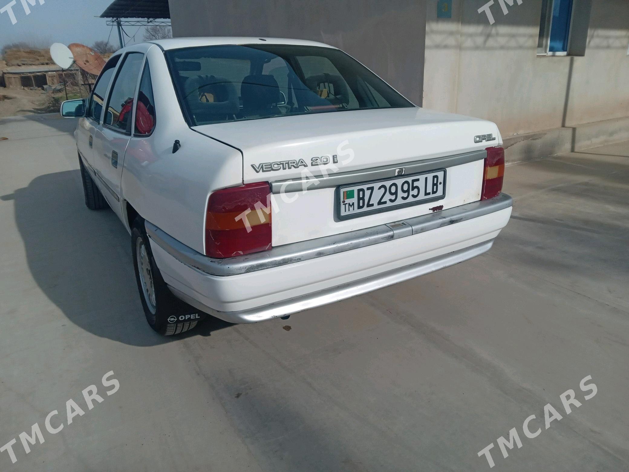 Opel Vectra 1989 - 30 000 TMT - Garabekewül - img 3