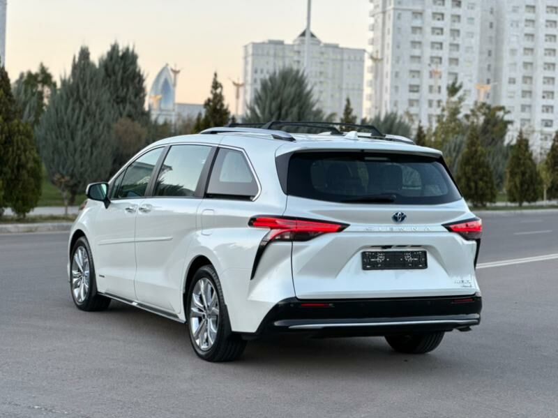 Toyota Sienna 2022 - 765 000 TMT - Aşgabat - img 2