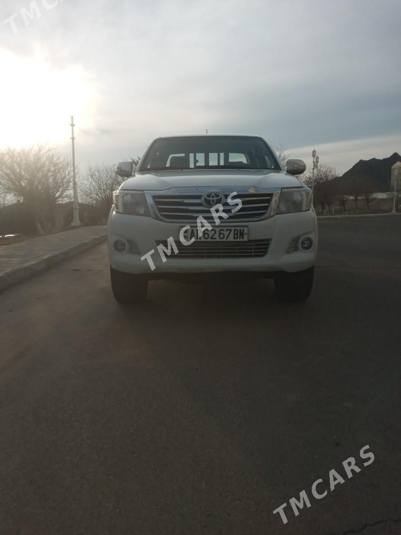 Toyota Hilux 2013 - 330 000 TMT - Туркменбаши - img 6