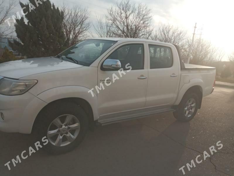 Toyota Hilux 2013 - 330 000 TMT - Туркменбаши - img 3