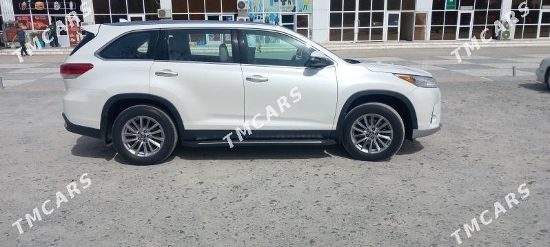 Toyota Highlander 2018 - 351 000 TMT - Täze zaman - img 6