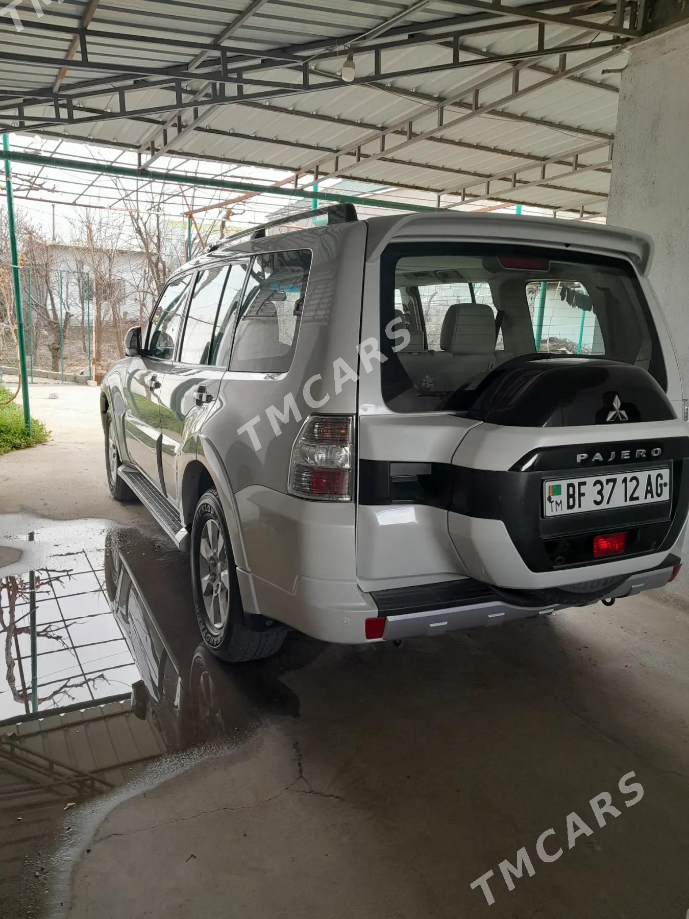 Mitsubishi Pajero 2015 - 320 000 TMT - Багир - img 3