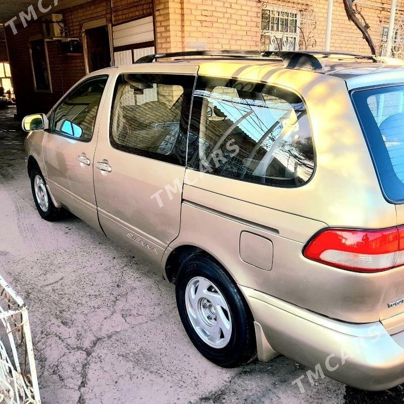 Toyota Sienna 2002 - 139 000 TMT - Türkmenabat - img 2