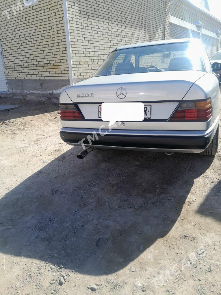 Mercedes-Benz 230E 1988 - 32 000 TMT - Mary - img 2
