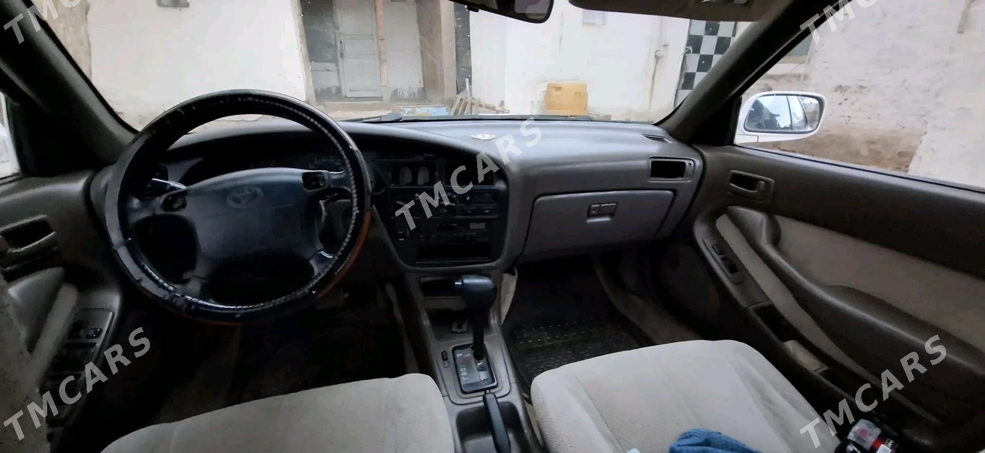 Toyota Camry 1995 - 67 000 TMT - Достлук - img 7