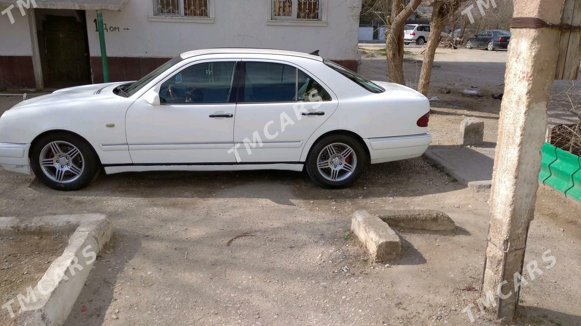 Mercedes-Benz E320 1999 - 80 000 TMT - Balkanabat - img 7