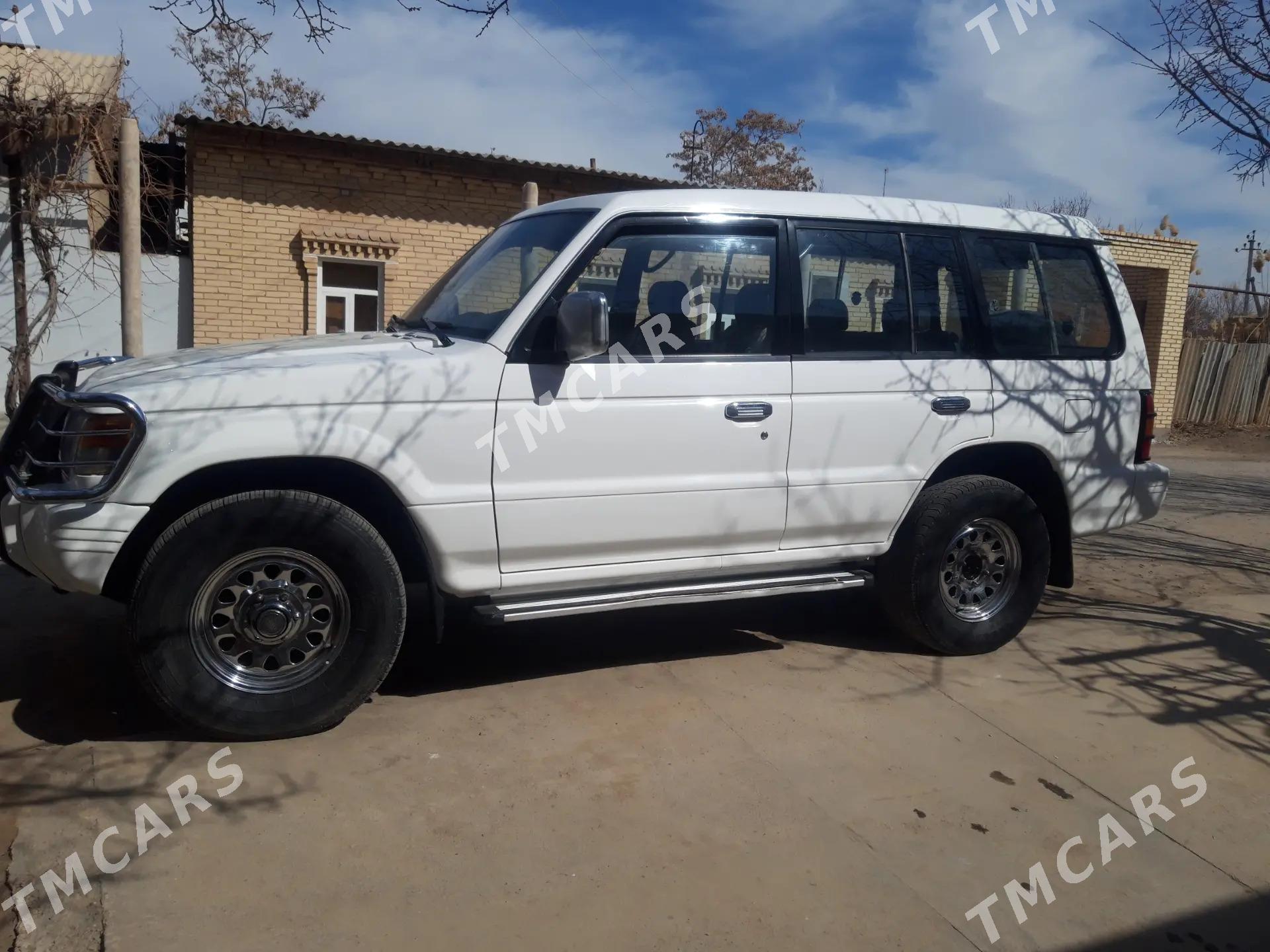 Mitsubishi Pajero 1997 - 90 000 TMT - Дянев - img 2