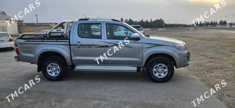 Toyota Hilux 2015 - 350 660 TMT - Мары - img 2