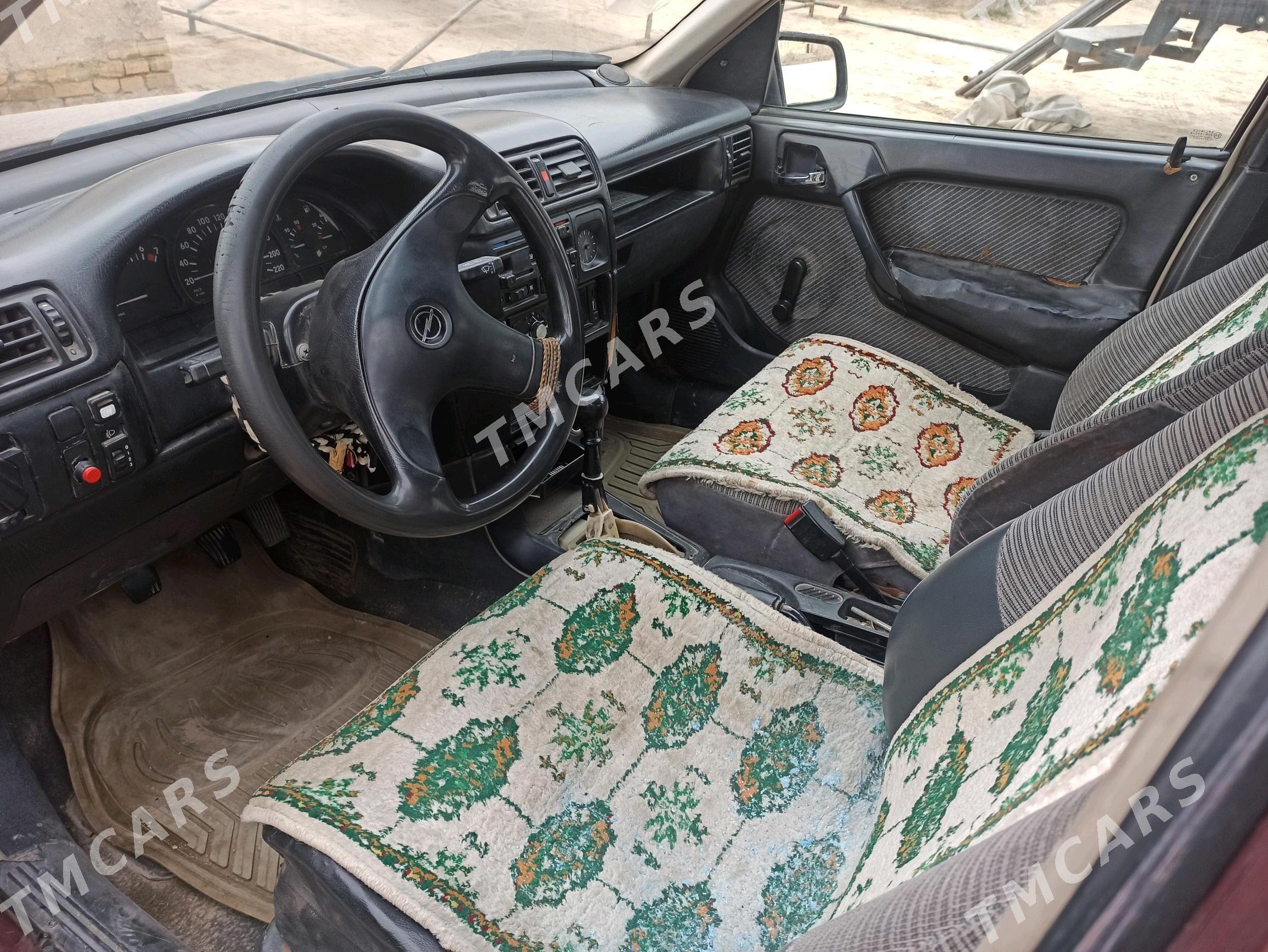 Opel Vectra 1990 - 16 000 TMT - Байрамали - img 2