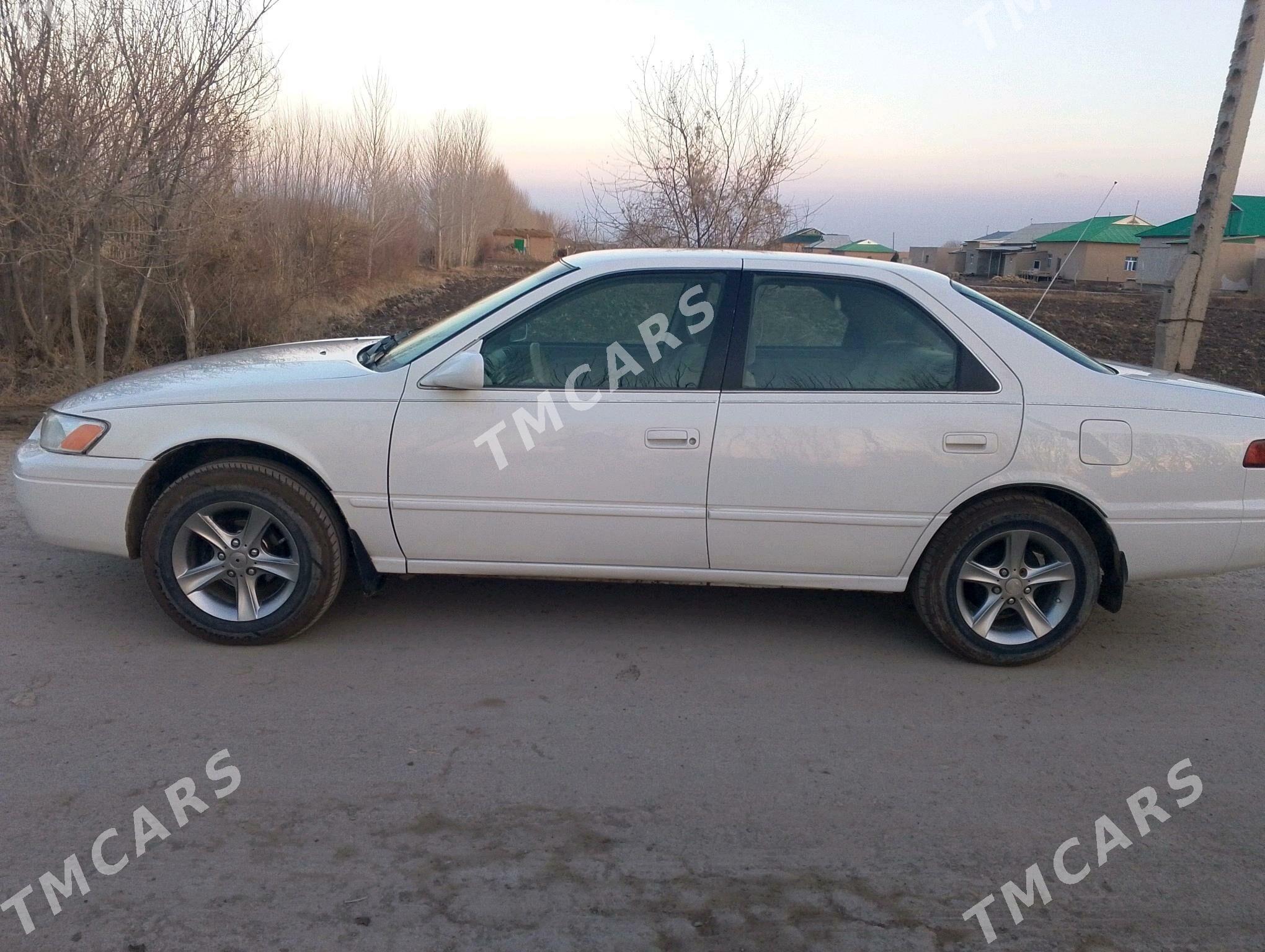 Toyota Camry 1999 - 120 000 TMT - Кёнеургенч - img 3