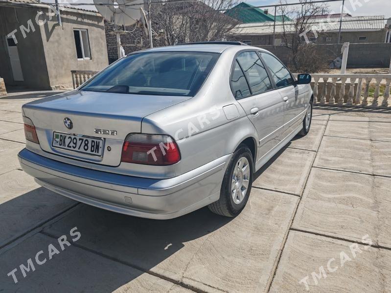 BMW 528 2000 - 96 000 TMT - Джебел - img 4