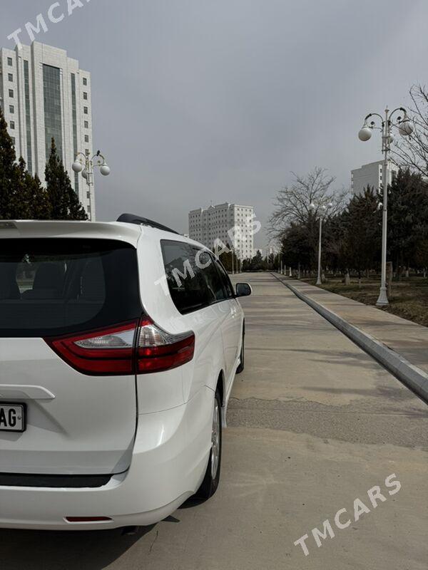 Toyota Sienna 2018 - 410 000 TMT - Aşgabat - img 6