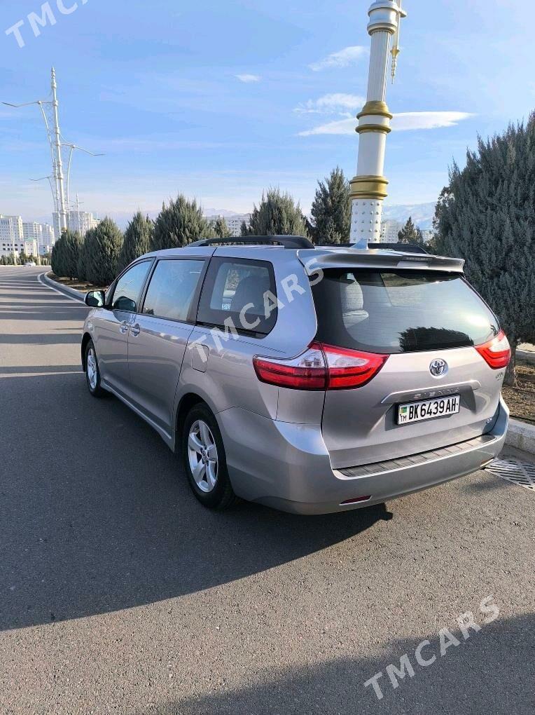 Toyota Sienna 2018 - 325 000 TMT - Aşgabat - img 3