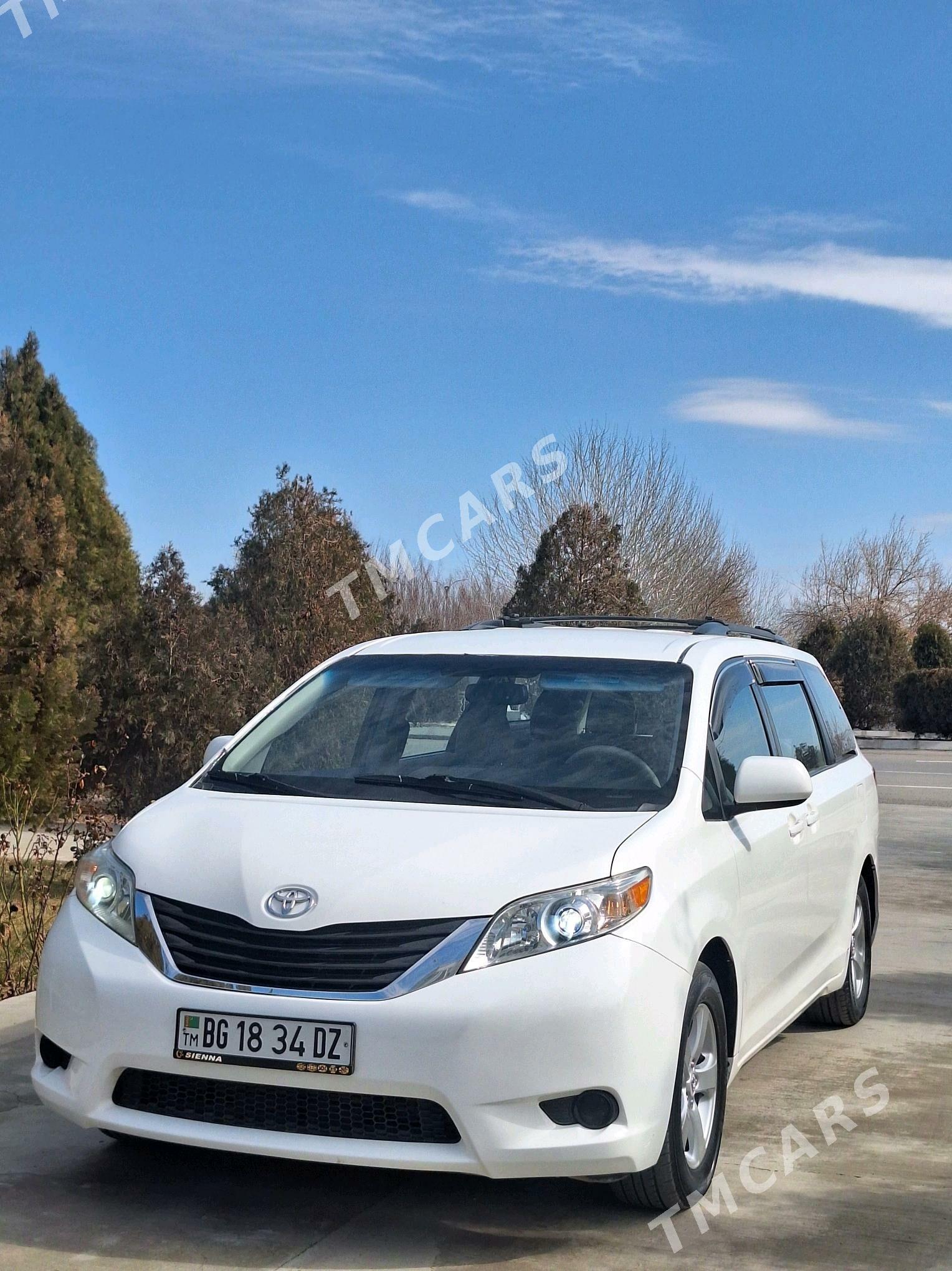 Toyota Sienna 2011 - 270 000 TMT - Дашогуз - img 7