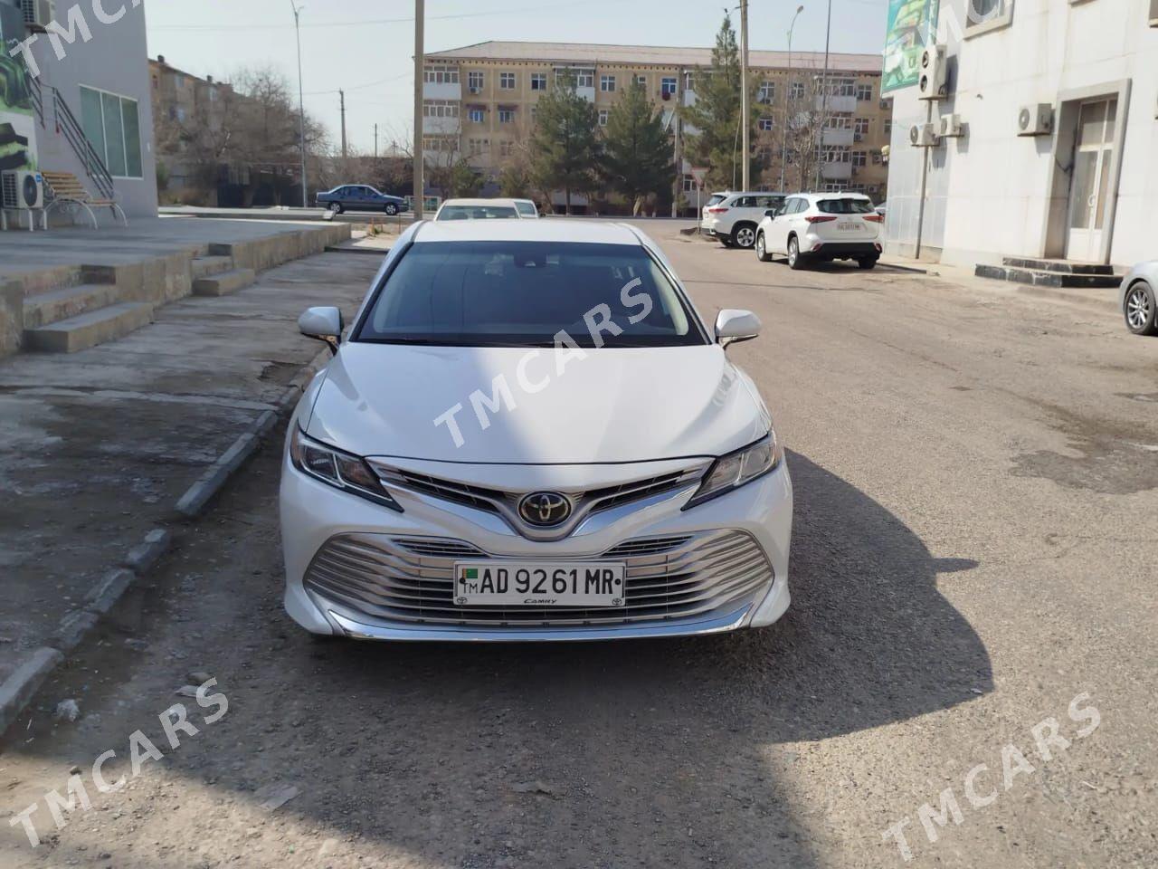 Toyota Camry 2019 - 300 000 TMT - Мары - img 4