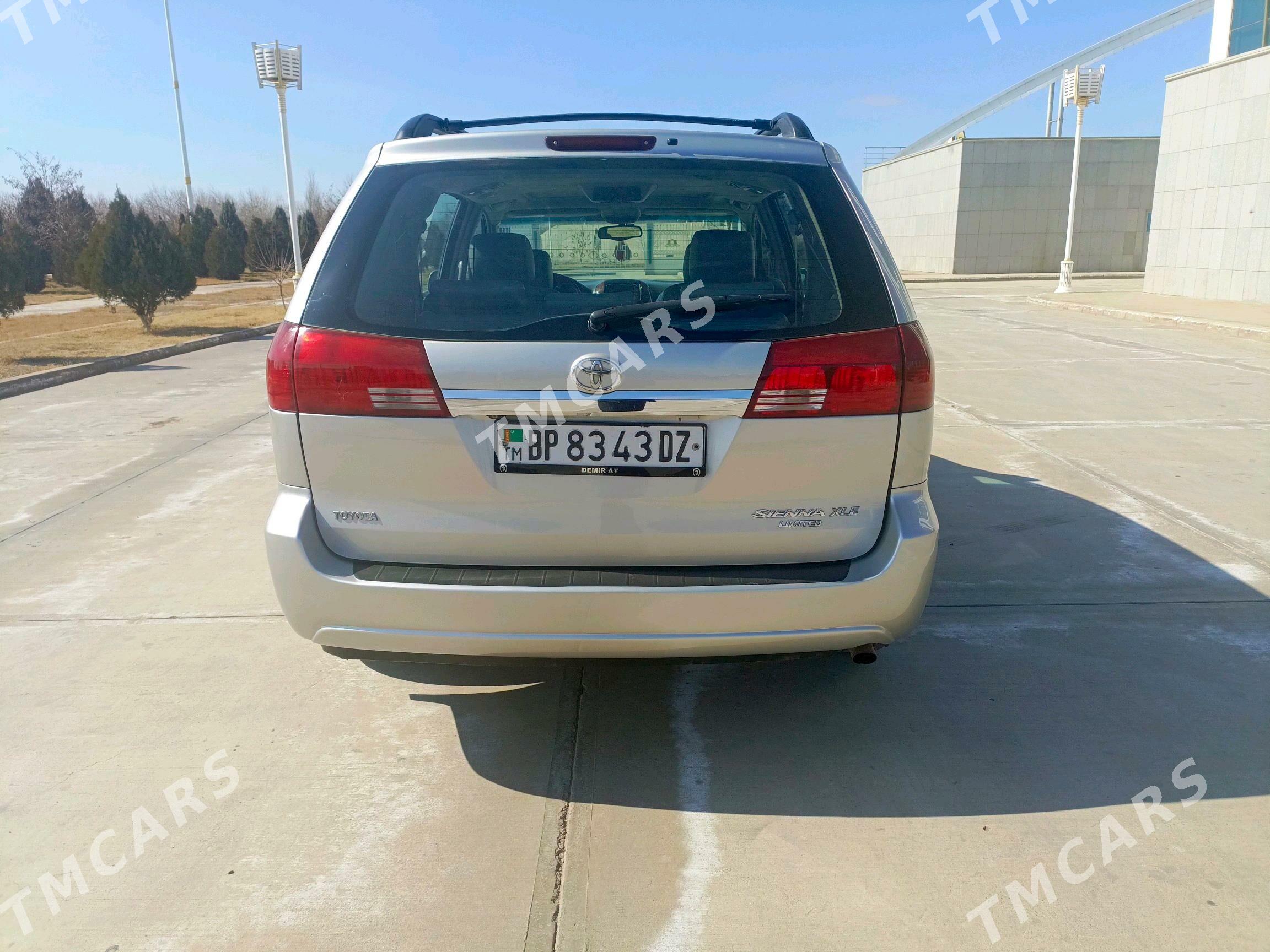 Toyota Sienna 2004 - 215 000 TMT - Дашогуз - img 4