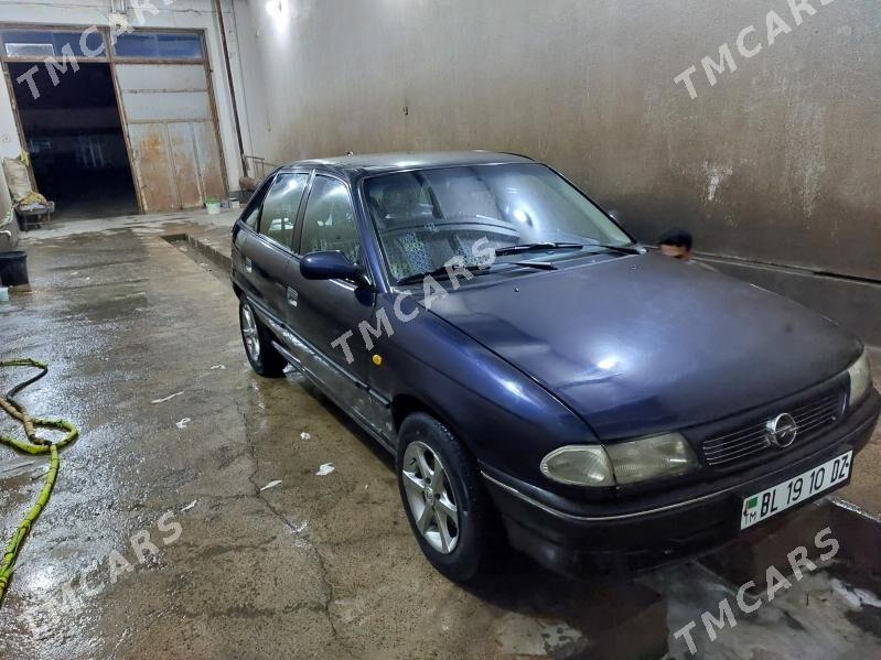 Opel Astra 1993 - 42 000 TMT - Gubadag - img 3