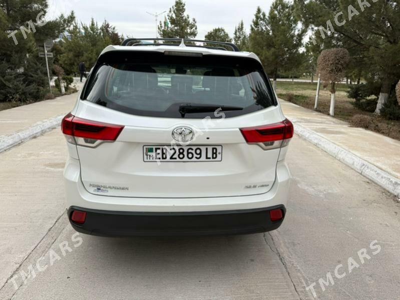 Toyota Highlander 2018 - 500 000 TMT - Türkmenabat - img 9