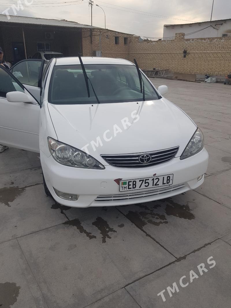 Toyota Camry 2005 - 150 000 TMT - Farap - img 3