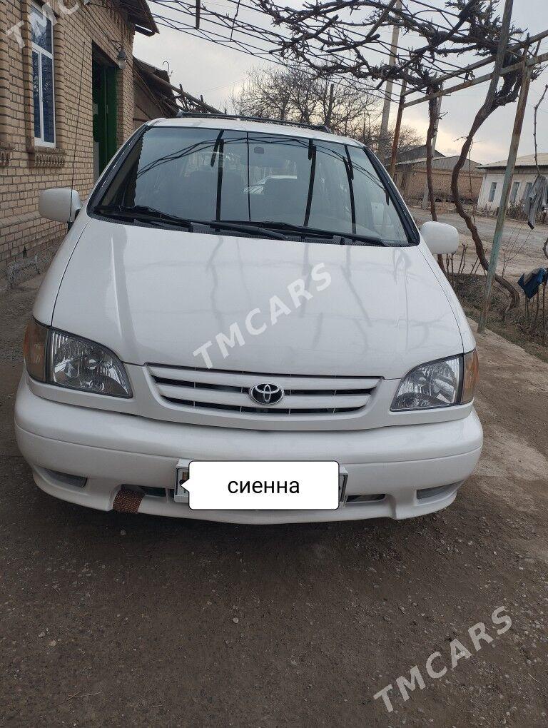 Toyota Sienna 2001 - 135 000 TMT - Дянев - img 3