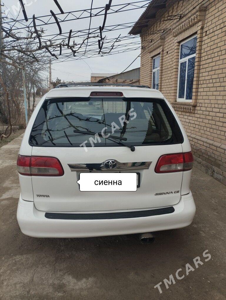 Toyota Sienna 2001 - 135 000 TMT - Дянев - img 4